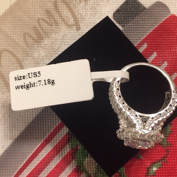 NWT Ring - Picture 3 of 5